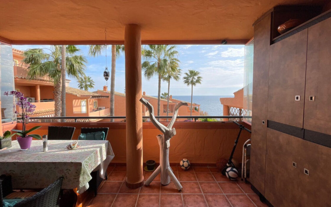 Квартира в Эстепоне, 3 спальни, терраса 126 кв.м.