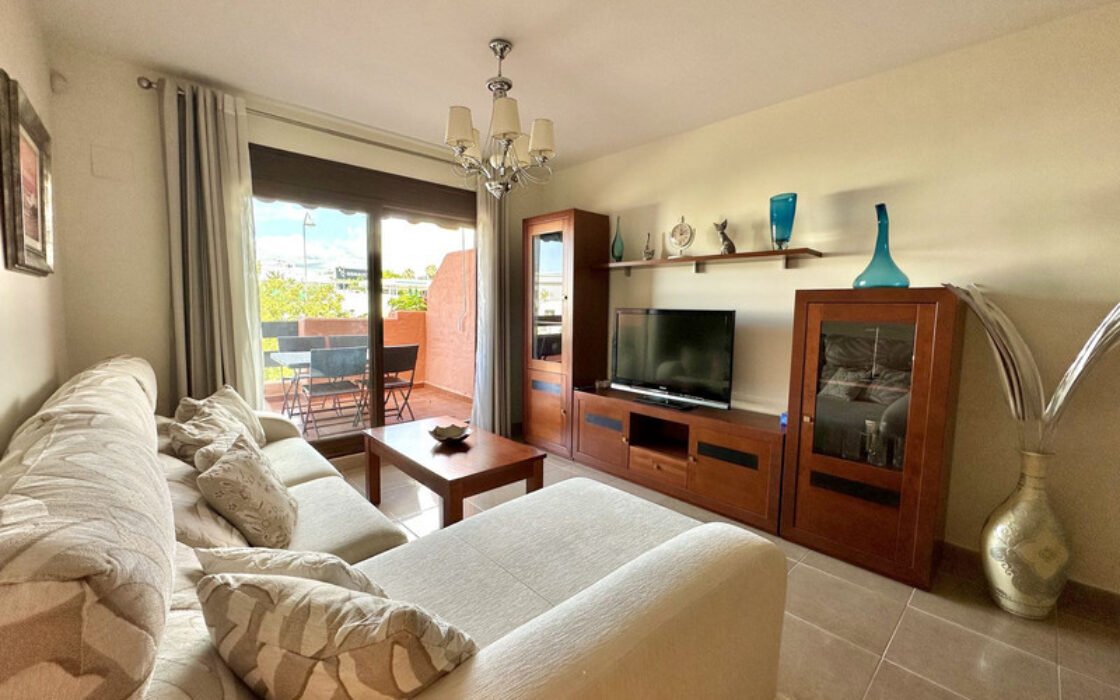 Квартира с террасой в Эстепоне, 2 спальни, 104 кв.м