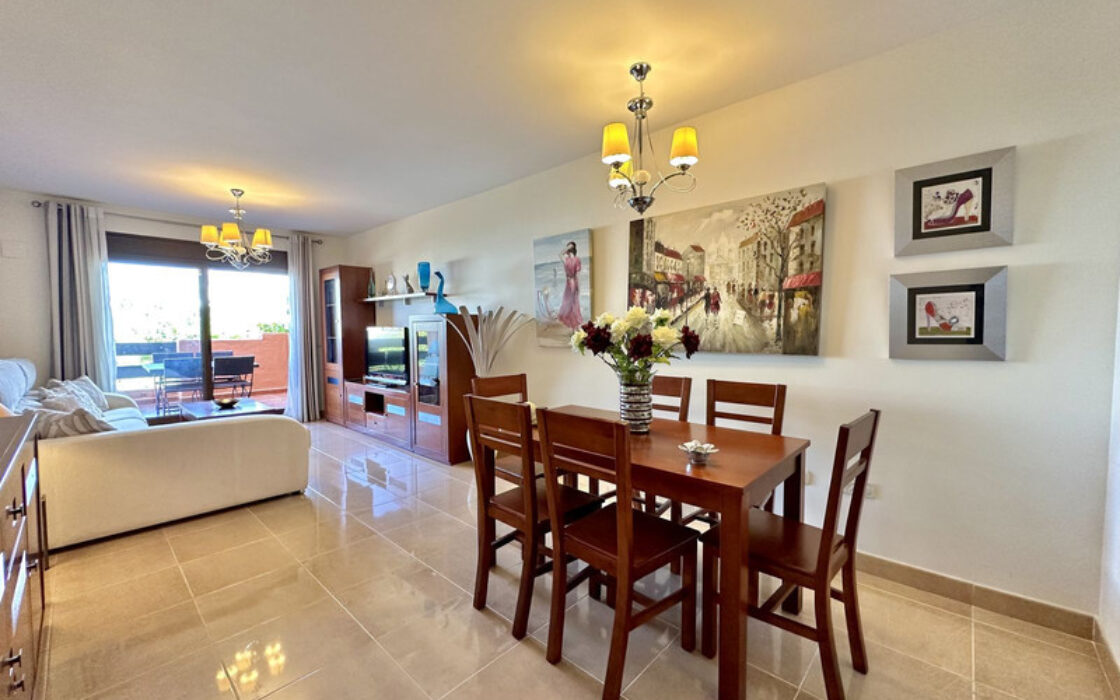 Квартира с террасой в Эстепоне, 2 спальни, 104 кв.м