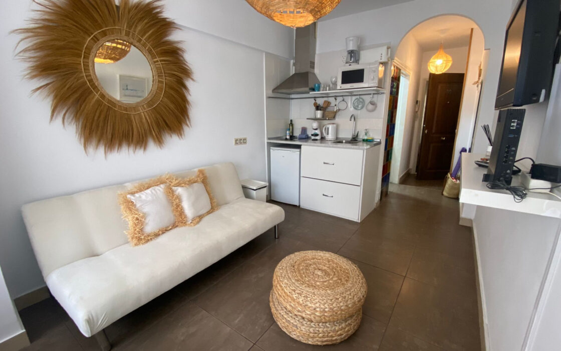 Квартира на Плая Малагета, 34 кв.м, с мебелью у моря