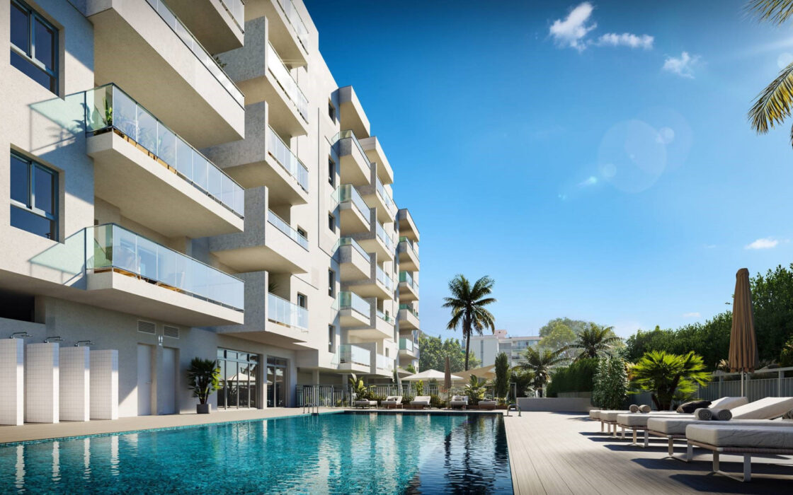 Трехкомнатная квартира с террасой в Бенальмадене 119 кв.м