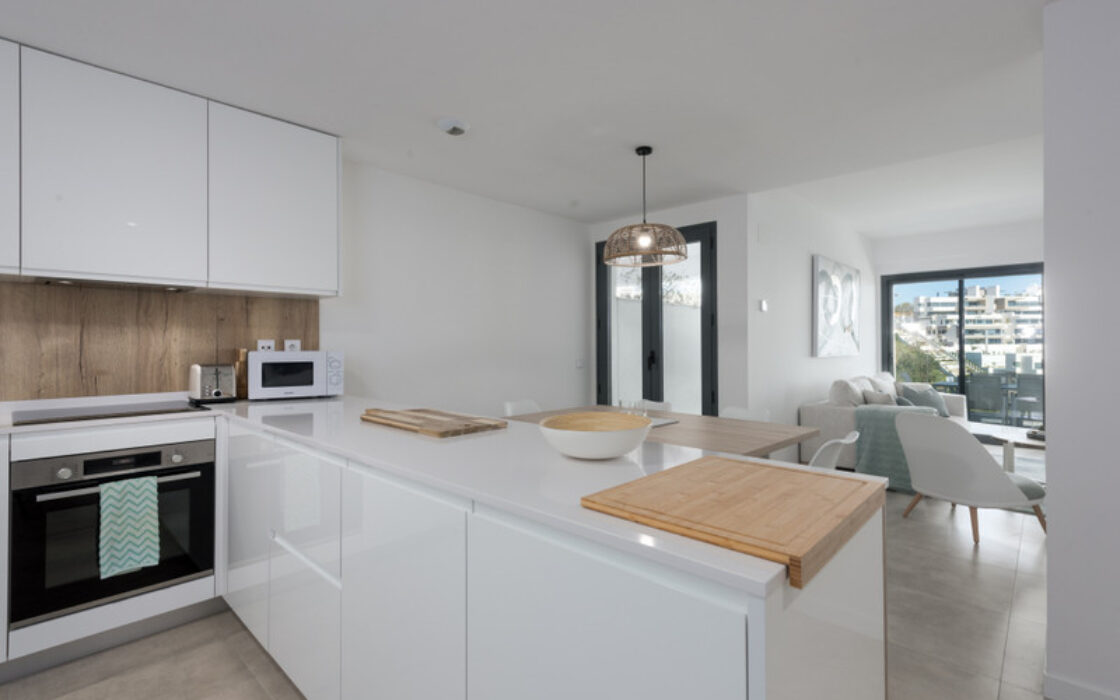 Квартира 3 спальни в Эстепоне с видом на море 124 кв.м