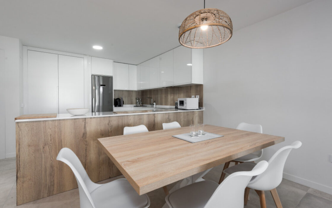 Квартира 3 спальни в Эстепоне с видом на море 124 кв.м