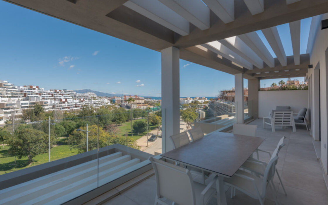 Квартира 3 спальни в Эстепоне с видом на море 124 кв.м