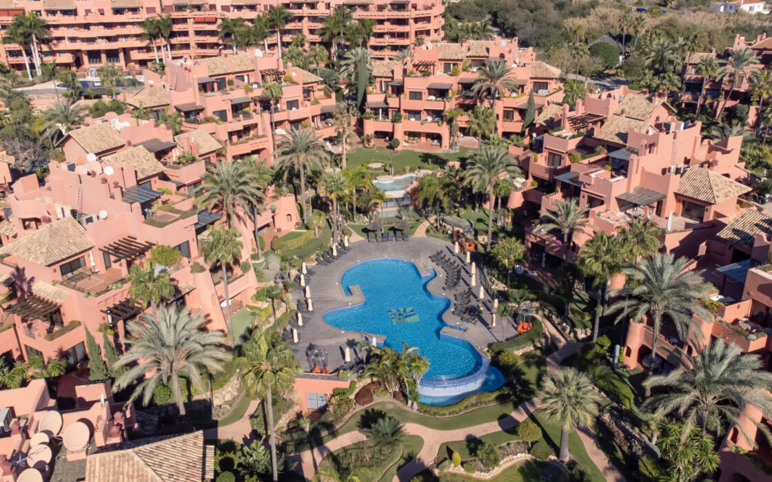 Трехкомнатная квартира в Престижном пляжном комплексе 202 кв.м с террасой