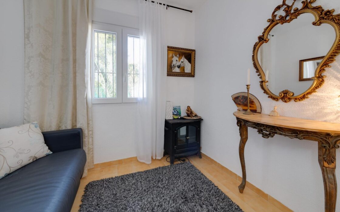 Продажа одноэтажной виллы в Ла Зения у моря 82 кв.м с солярием