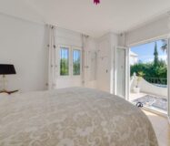 Продажа одноэтажной виллы в Ла Зения у моря 82 кв.м с солярием