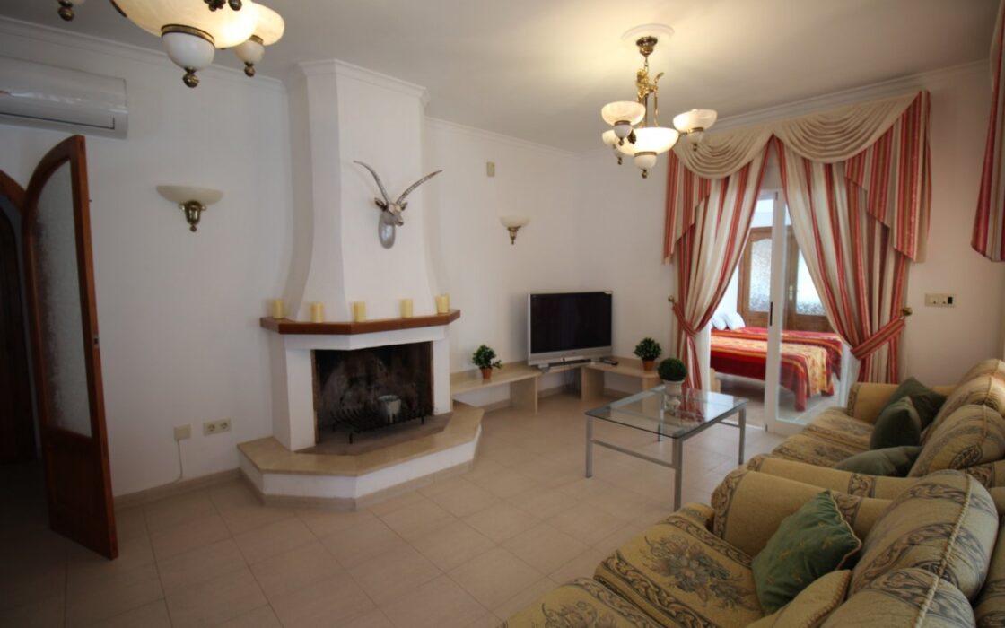 Вилла в Кальпе 240 кв.м з видом на море та чотирма терасами