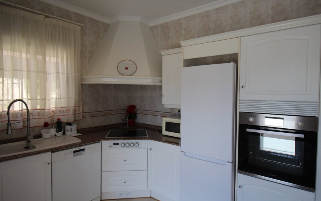 Вилла в Кальпе 240 кв.м з видом на море та чотирма терасами