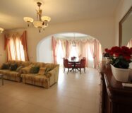 Вилла в Кальпе 240 кв.м з видом на море та чотирма терасами