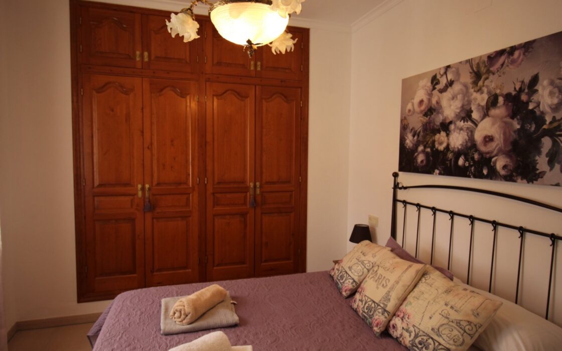 Вилла в Кальпе 240 кв.м з видом на море та чотирма терасами