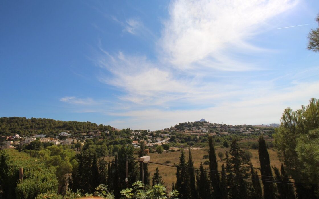 Вилла в Кальпе 240 кв.м з видом на море та чотирма терасами