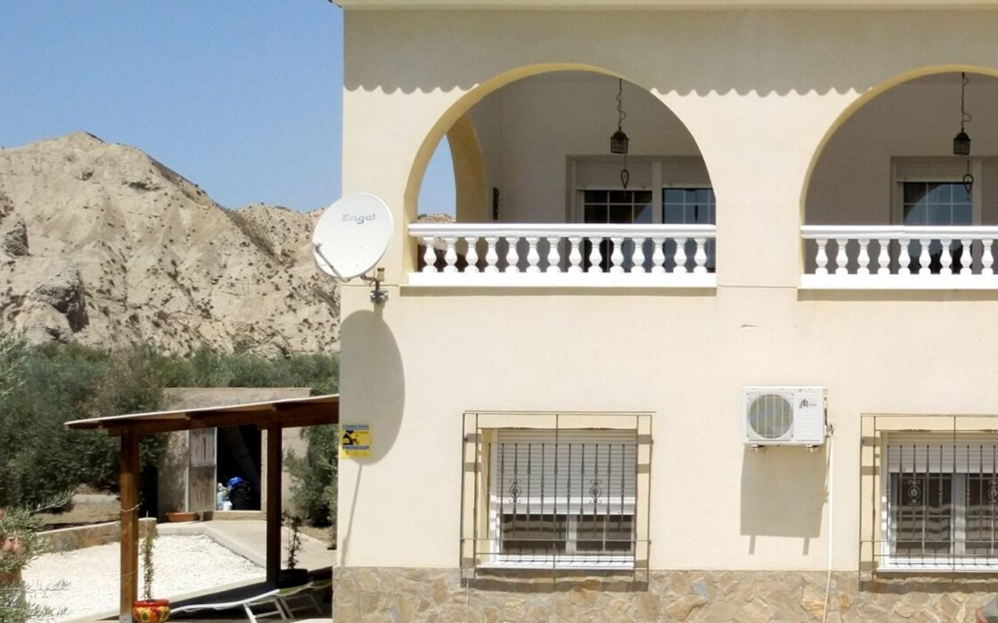 Будинок з басейном та видом на гори в Альсодухсі 230 кв.м