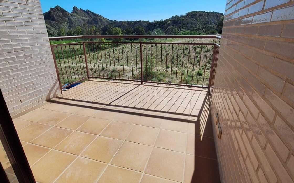 Квартира в Арчене з балконом та видом на долину 72 кв.м