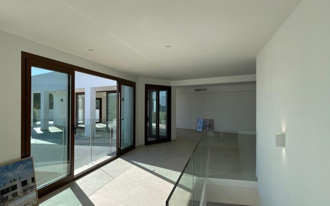 Розкішна вілла в Альтеа з терасою та видом на море