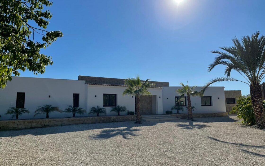 Розкішна вілла в Альтеа з терасою та видом на море