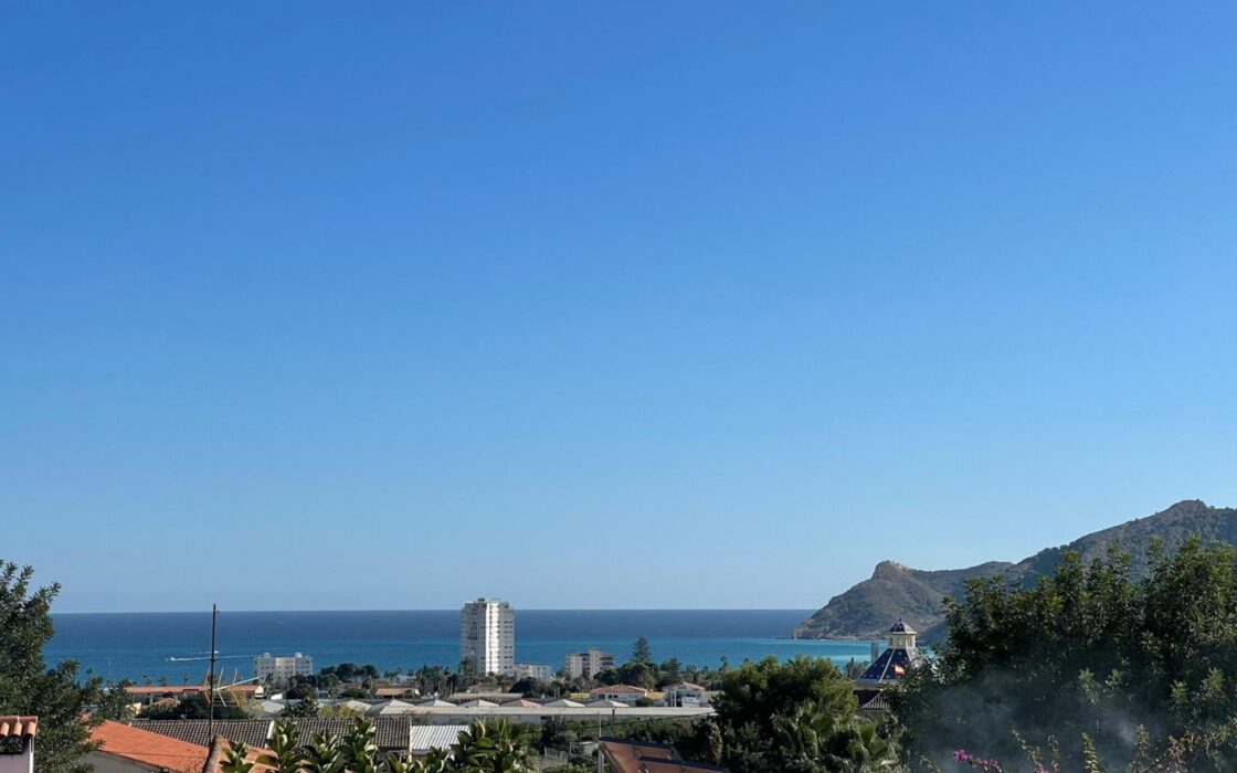 Розкішна вілла в Альтеа з терасою та видом на море