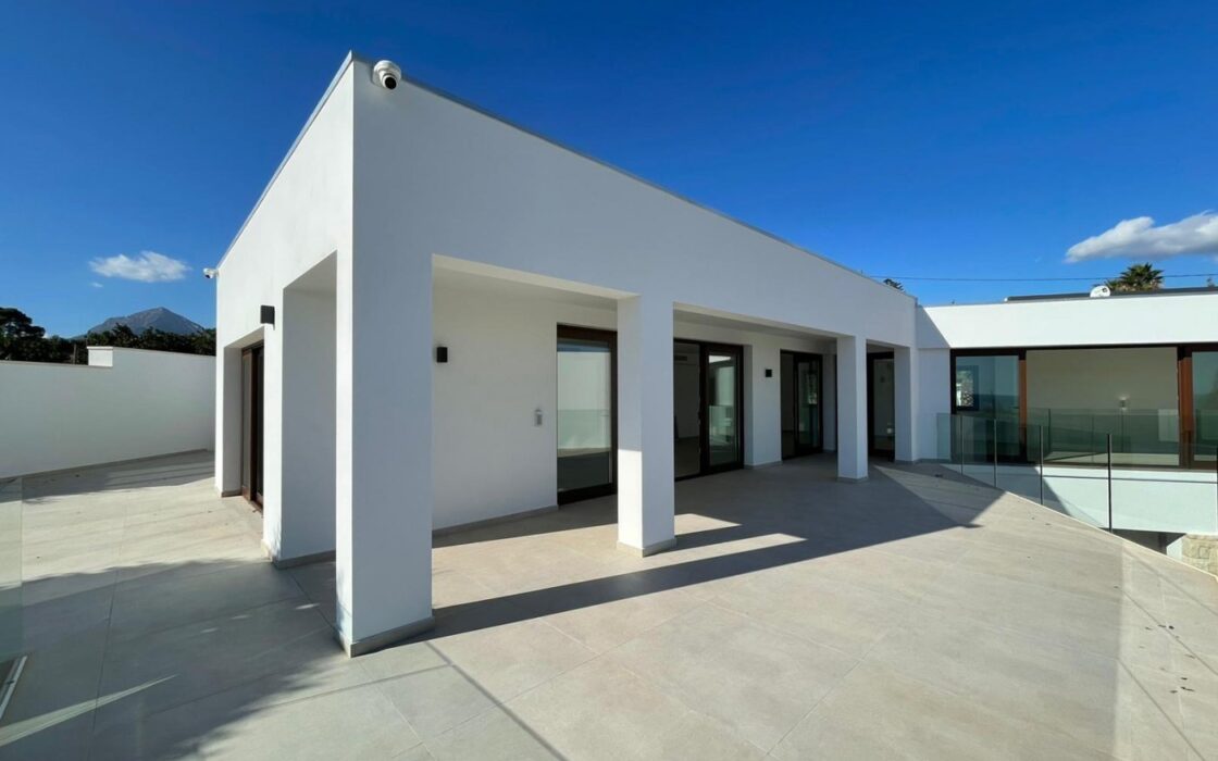 Розкішна вілла в Альтеа з терасою та видом на море