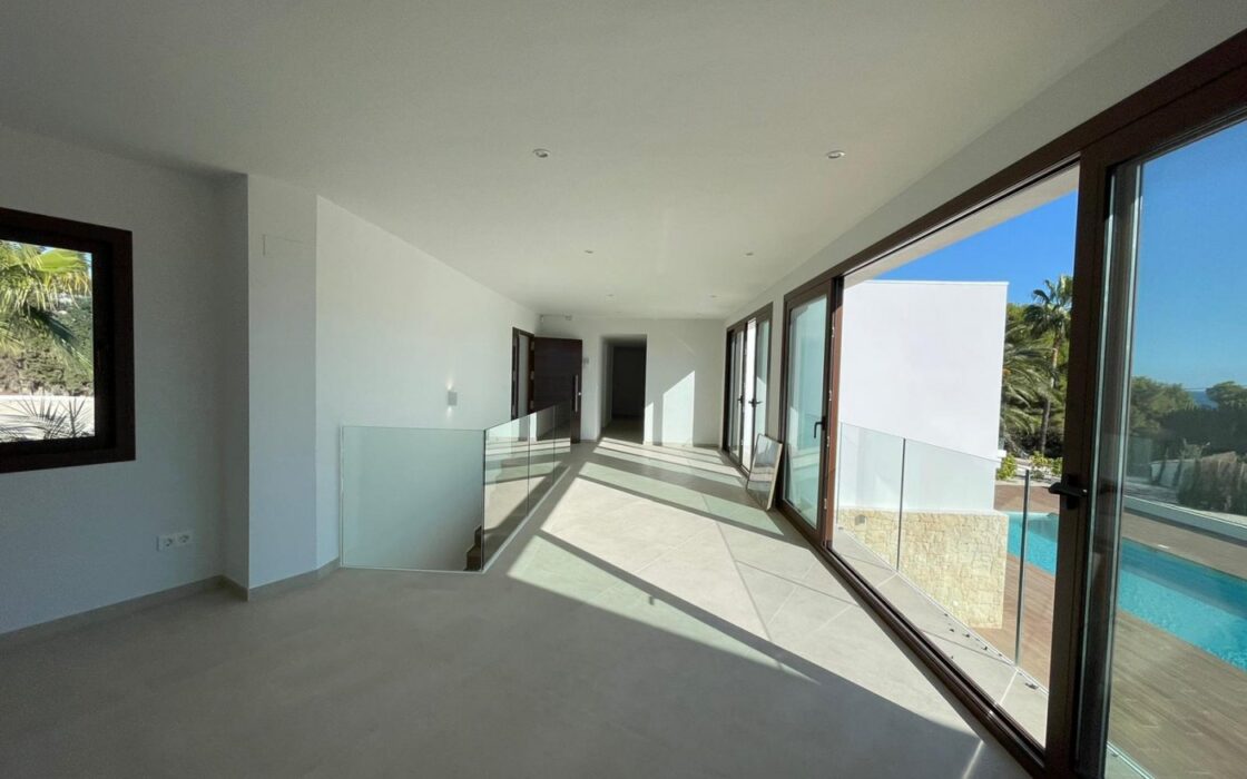 Розкішна вілла в Альтеа з терасою та видом на море