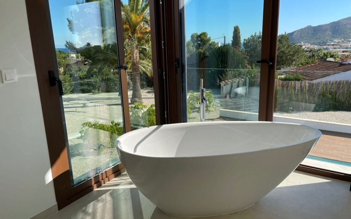 Розкішна вілла в Альтеа з терасою та видом на море