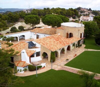 Розкішний будинок на березі в Бениссі 600 кв.м з басейном