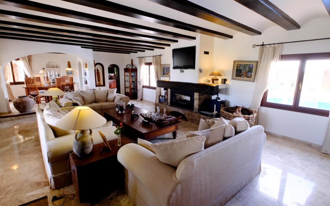 Роскошный дом на берегу в Бениссе 600 кв.м с бассейном