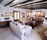 Роскошный дом на берегу в Бениссе 600 кв.м с бассейном