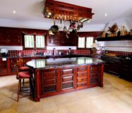 Роскошный дом на берегу в Бениссе 600 кв.м с бассейном