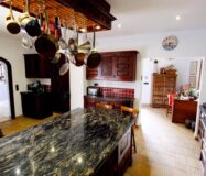 Роскошный дом на берегу в Бениссе 600 кв.м с бассейном