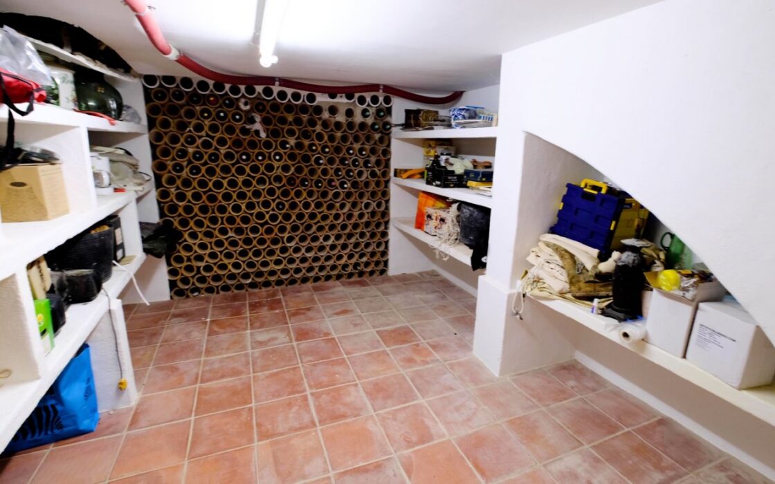 Роскошный дом на берегу в Бениссе 600 кв.м с бассейном