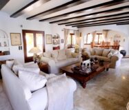 Роскошный дом на берегу в Бениссе 600 кв.м с бассейном