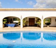 Роскошный дом на берегу в Бениссе 600 кв.м с бассейном