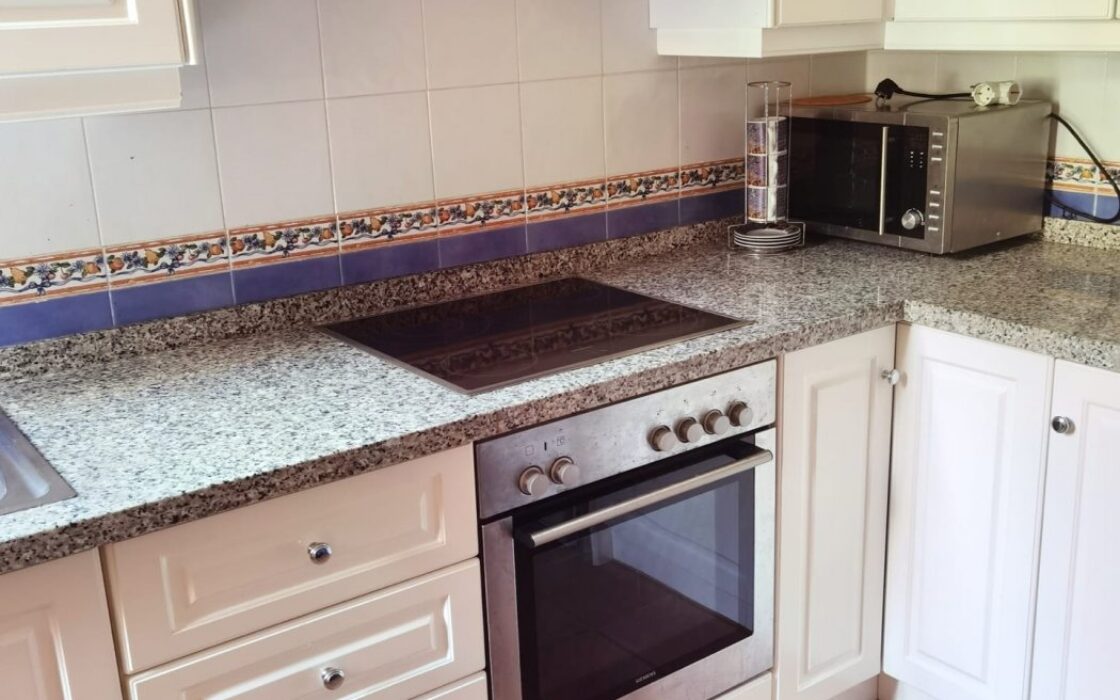 Красивый дом с террасой в Бенидорме, 3 спальни, 126 кв.м