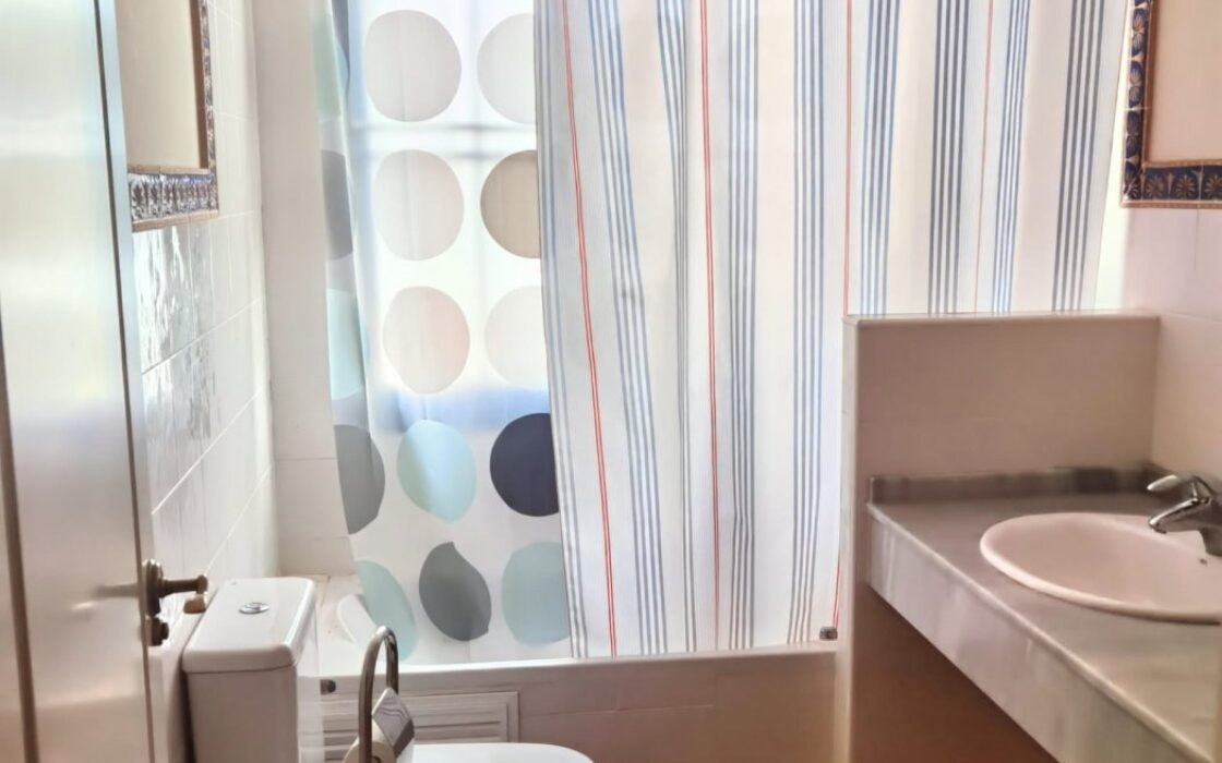 Красивый дом с террасой в Бенидорме, 3 спальни, 126 кв.м