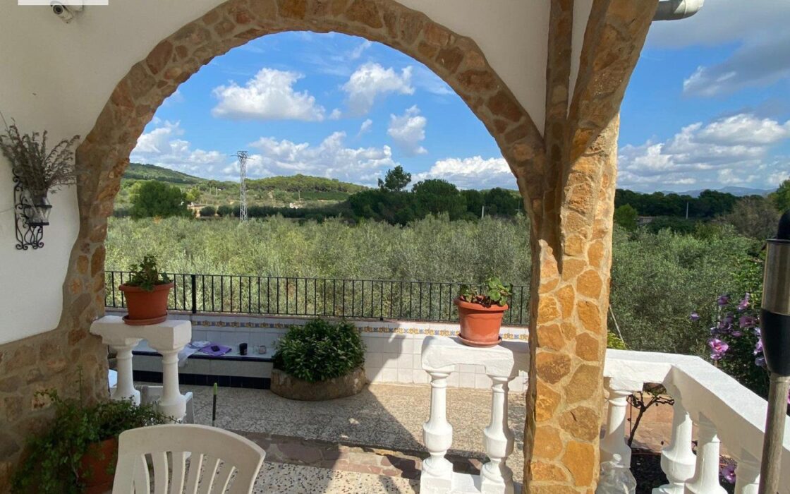 Вилла в Альгимия де Альфара с бассейном и террасой 191 кв.м