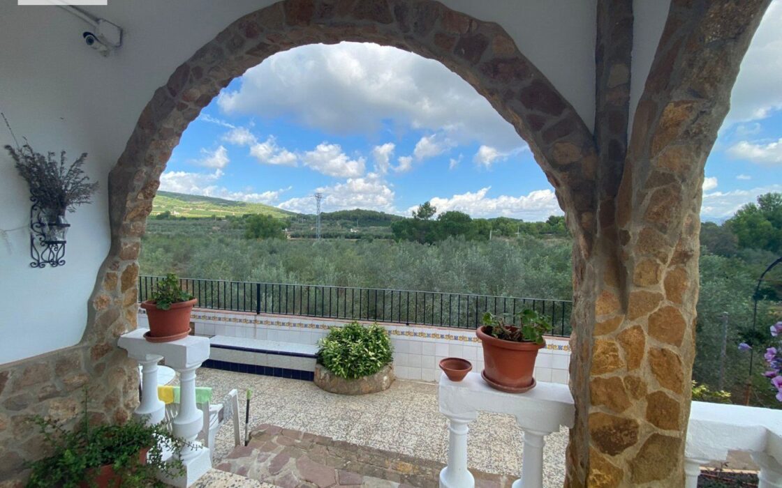 Вилла в Альгимия де Альфара с бассейном и террасой 191 кв.м