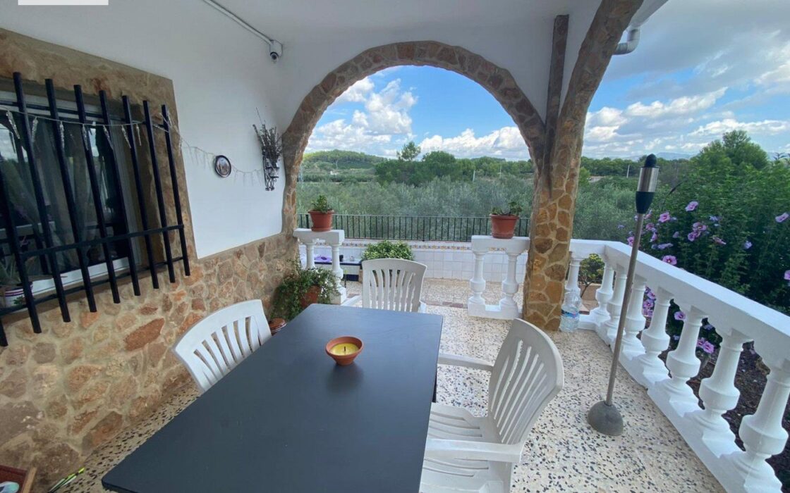 Вилла в Альгимия де Альфара с бассейном и террасой 191 кв.м