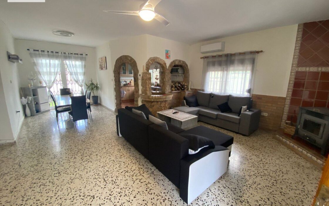 Вилла в Альгимия де Альфара с бассейном и террасой 191 кв.м