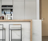 Сучасна 2-кімнатна квартира в Марбельї з терасою