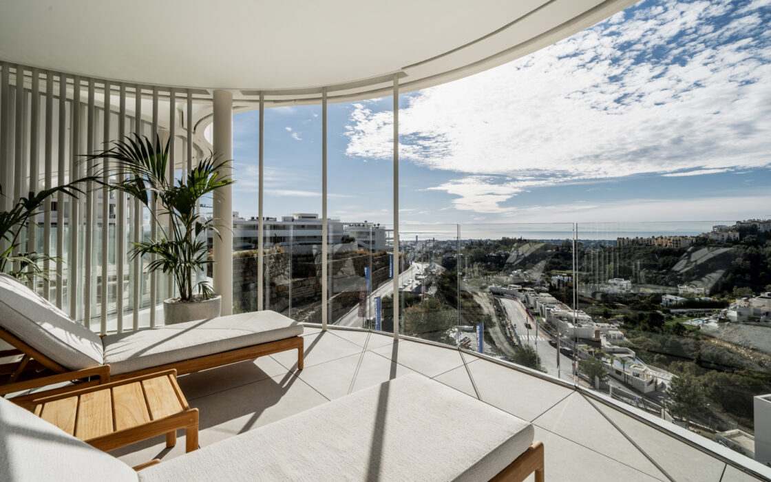 Сучасна 2-кімнатна квартира в Марбельї з терасою