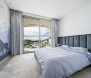 Сучасна 2-кімнатна квартира в Марбельї з терасою