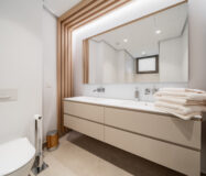 Сучасна 2-кімнатна квартира в Марбельї з терасою