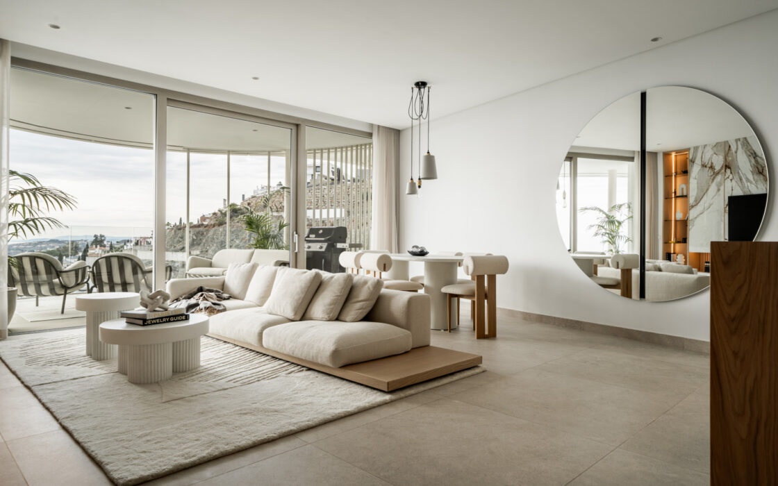 Сучасна 2-кімнатна квартира в Марбельї з терасою