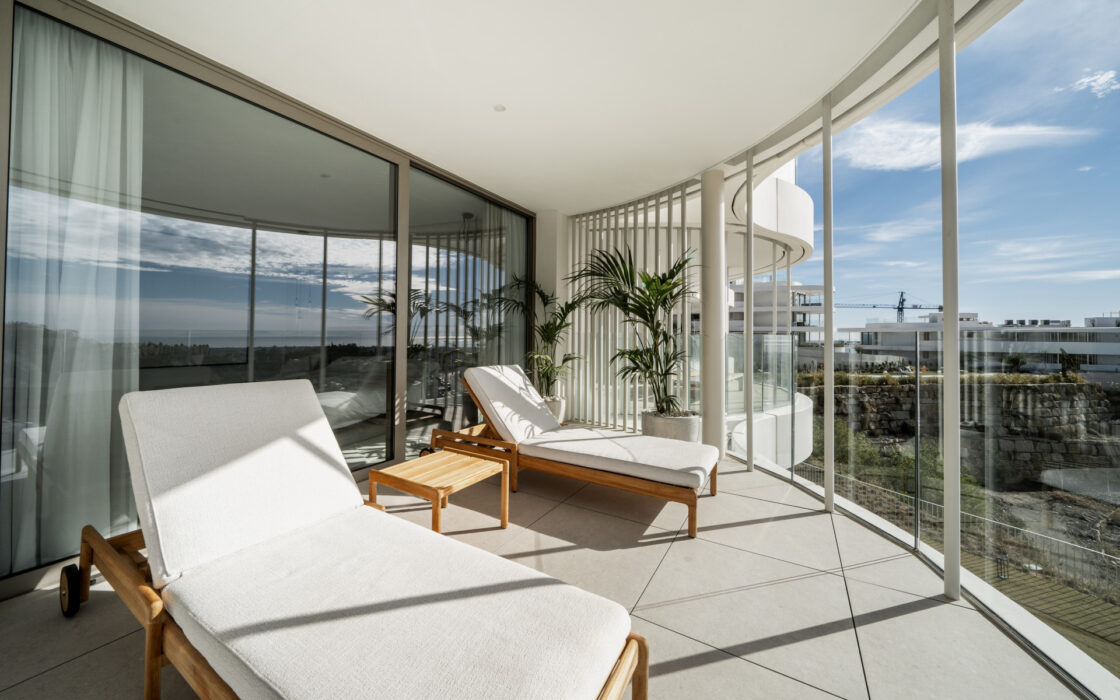 Сучасна 2-кімнатна квартира в Марбельї з терасою