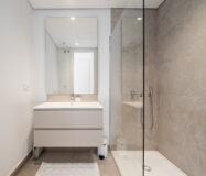 Сучасна 2-кімнатна квартира в Марбельї з терасою