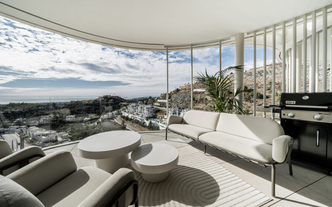 Сучасна 2-кімнатна квартира в Марбельї з терасою