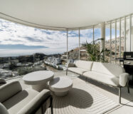 Сучасна 2-кімнатна квартира в Марбельї з терасою