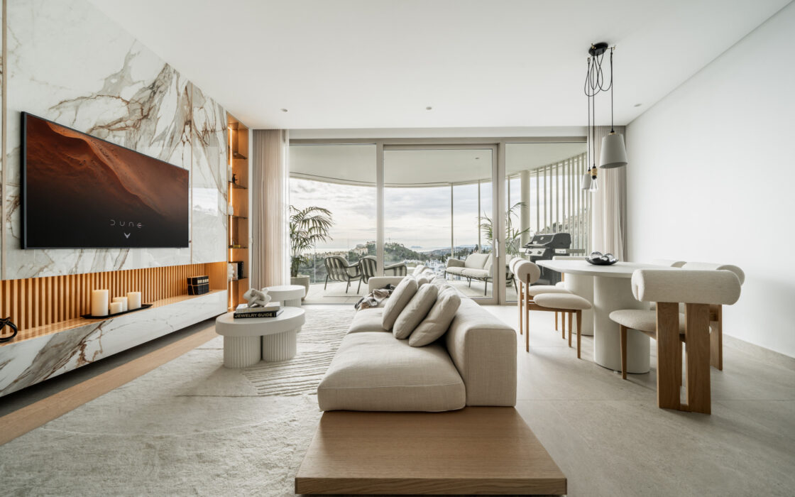 Сучасна 2-кімнатна квартира в Марбельї з терасою