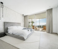 Сучасна 2-кімнатна квартира в Марбельї з терасою