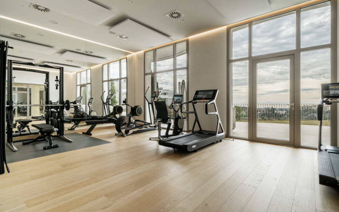 Сучасна 2-кімнатна квартира в Марбельї з терасою